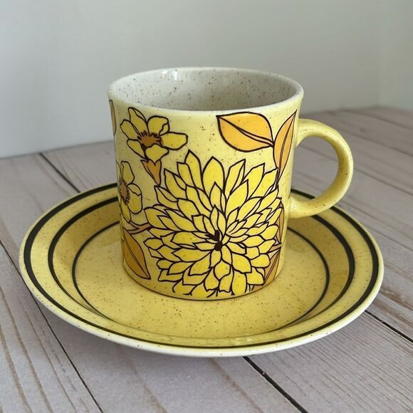 Vintage MCM Brendan tea cup and saucer - Picture 2 of 7